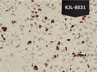 Weiße Quarzplatte mit goldener Körnung