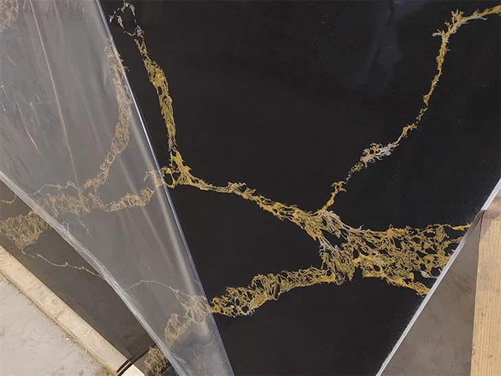 Black Calacatta Quartz With Gold Veins (3)